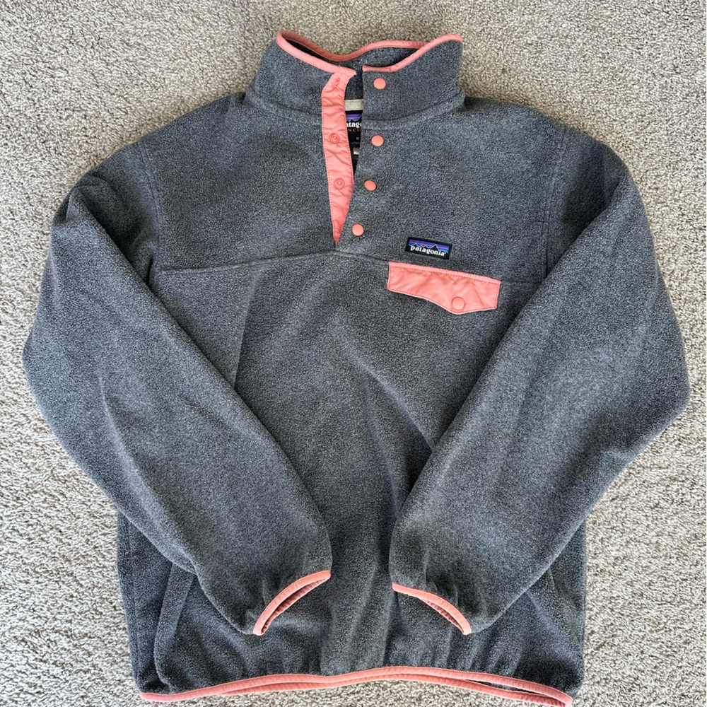 Patagonia Women’s Lightweight Synchilla Snap-T Fleece Pullover, Nickel (Medium)